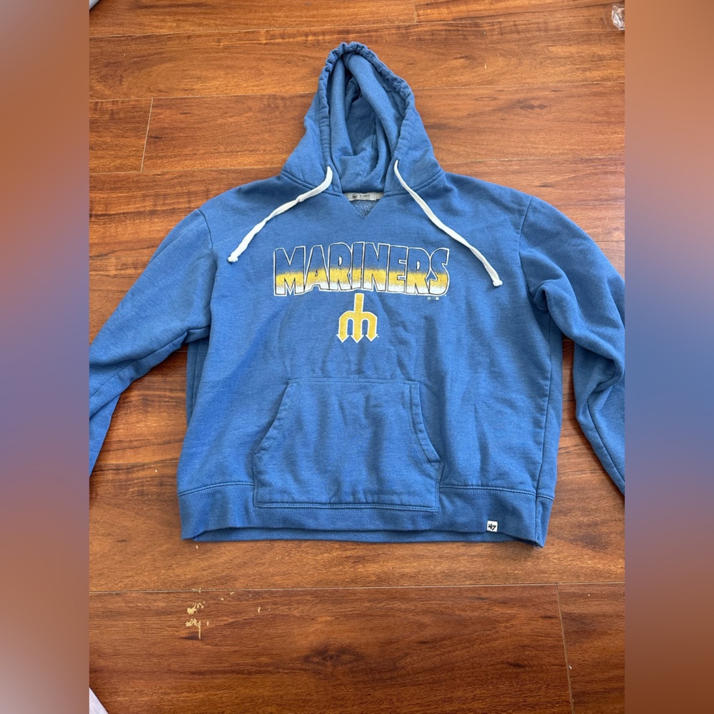 Women’s Seattle Mariner’s Pullover Sweatshirt. Size XL. Worn once.